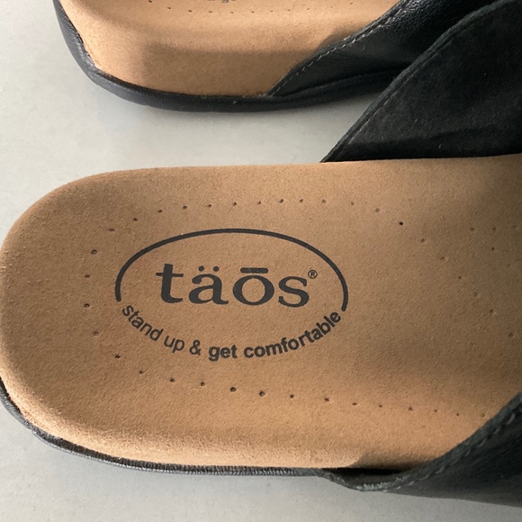 TAOS Gift 2 Black Leather Sandal Size 10 Like New - Picture 4 of 8